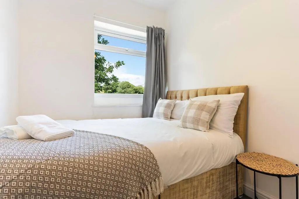 Casa de Férias Charming House With Free Parking, Fast Wifi And Smarttv With Netflix By Yoko Property Loftus