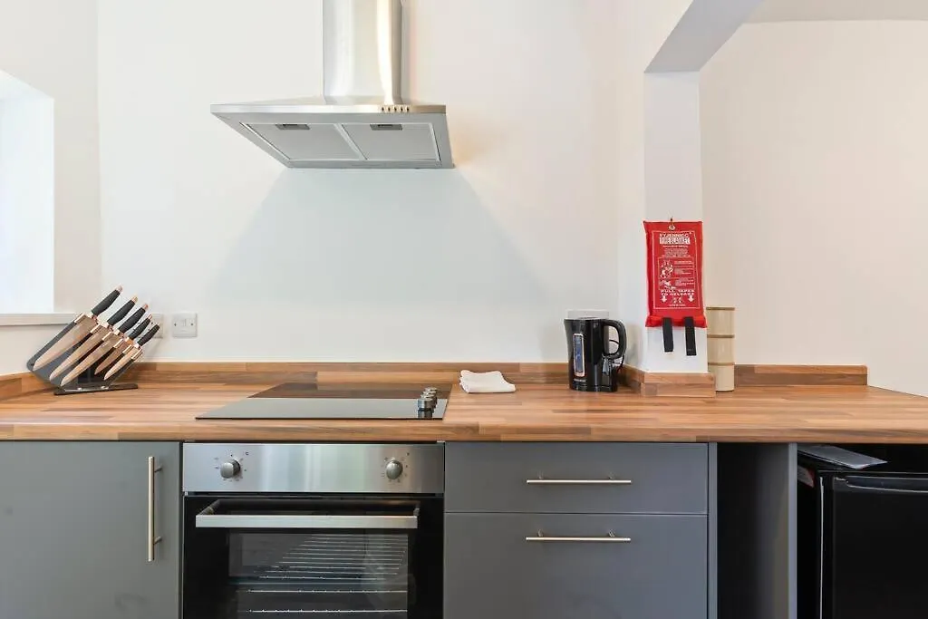 Charming House With Free Parking, Fast Wifi And Smarttv With Netflix By Yoko Property Loftus Reino Unido