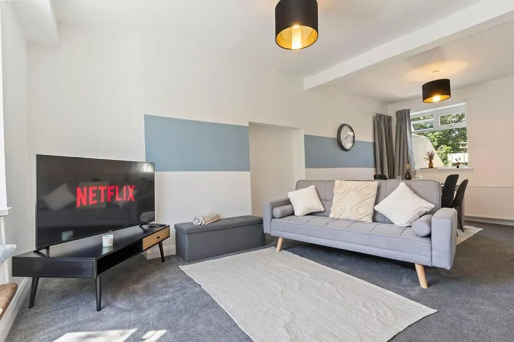 Charming House With Free Parking, Fast Wifi And Smarttv With Netflix By Yoko Property Loftus 0*,  Reino Unido