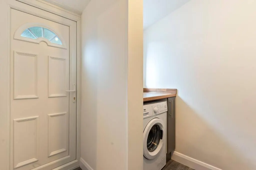 Casa de Férias Charming House With Free Parking, Fast Wifi And Smarttv With Netflix By Yoko Property Loftus