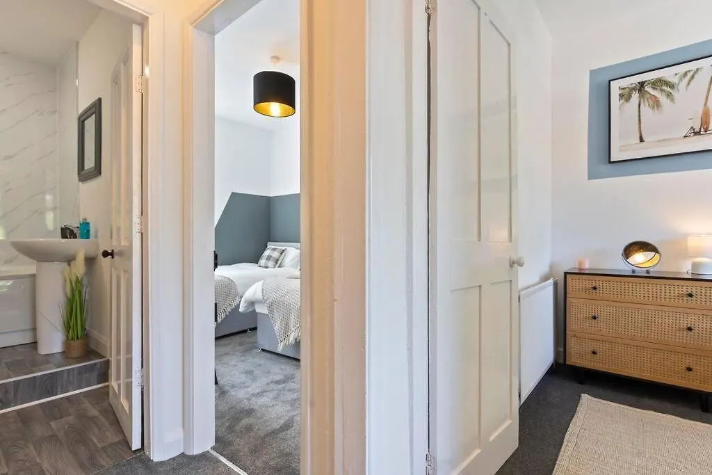 Charming House With Free Parking, Fast Wifi And Smarttv With Netflix By Yoko Property Loftus Casa de Férias